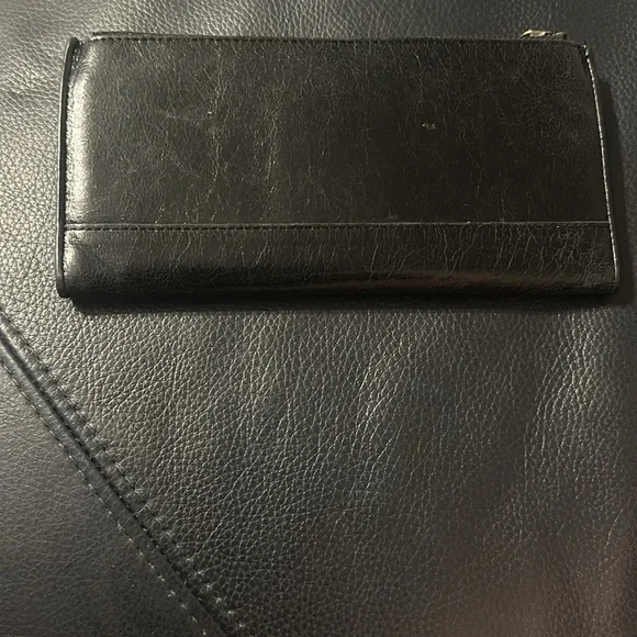 HOBO Black Leather Wallet - Picture 5 of 10